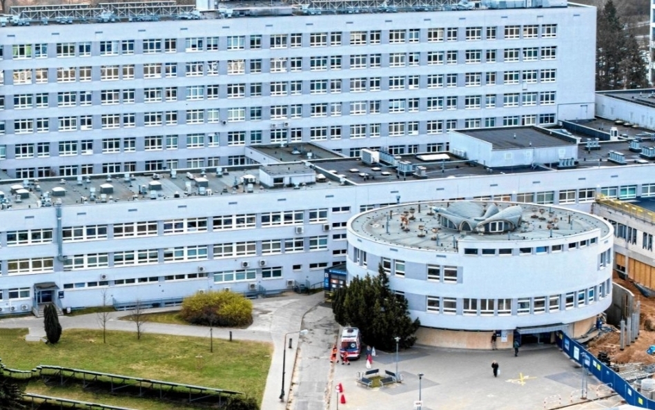 NFZ nie płaci za świadczenia – poznański szpital wstrzymuje zabiegi